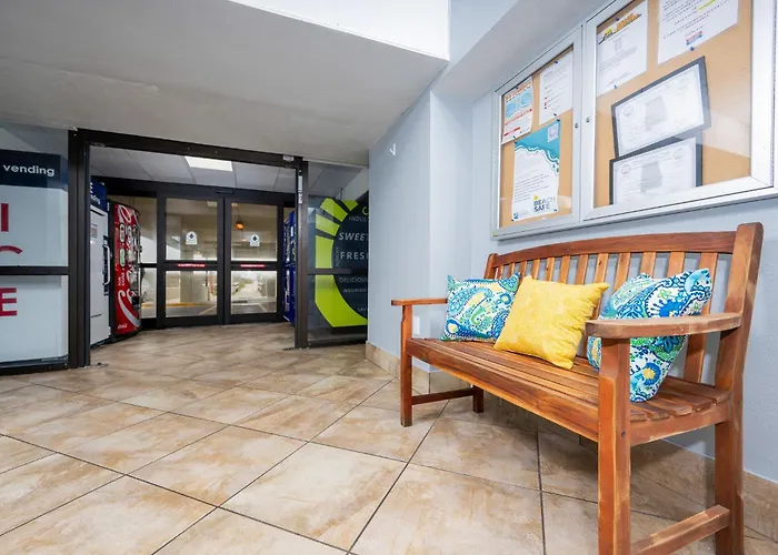 Island Winds East 610 Apartment